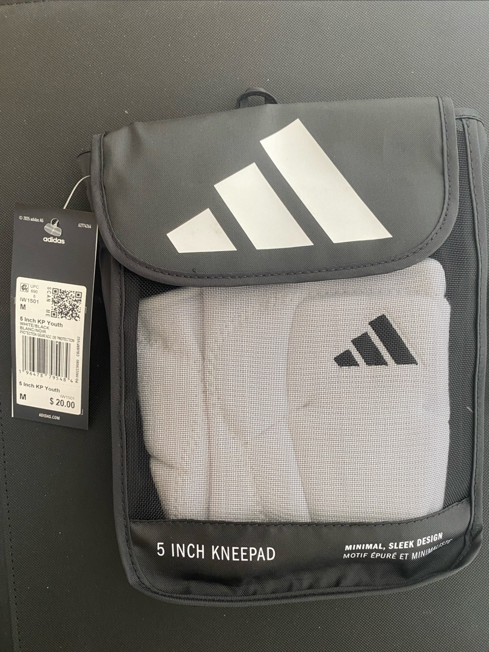 NWT Youth Adidas Black and White 5-Inch Volleyball Kneepad